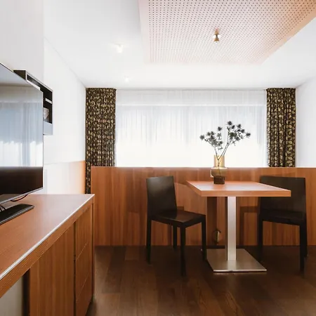 מלון Lindenhof Pure Luxury & Dolcevita 5*